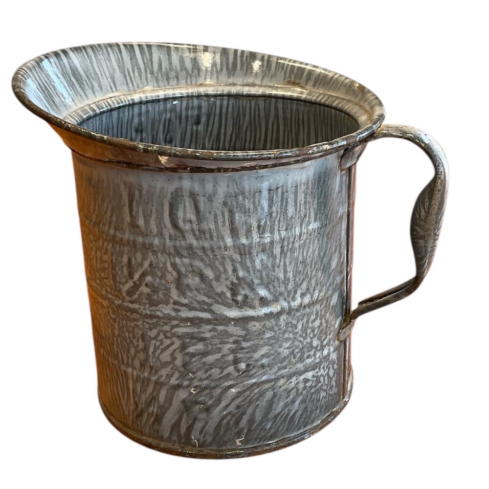 1 Quart Gray Measuring Pitcher Graniteware Mottled Enamel Bulbous Handle‎ Rustic
